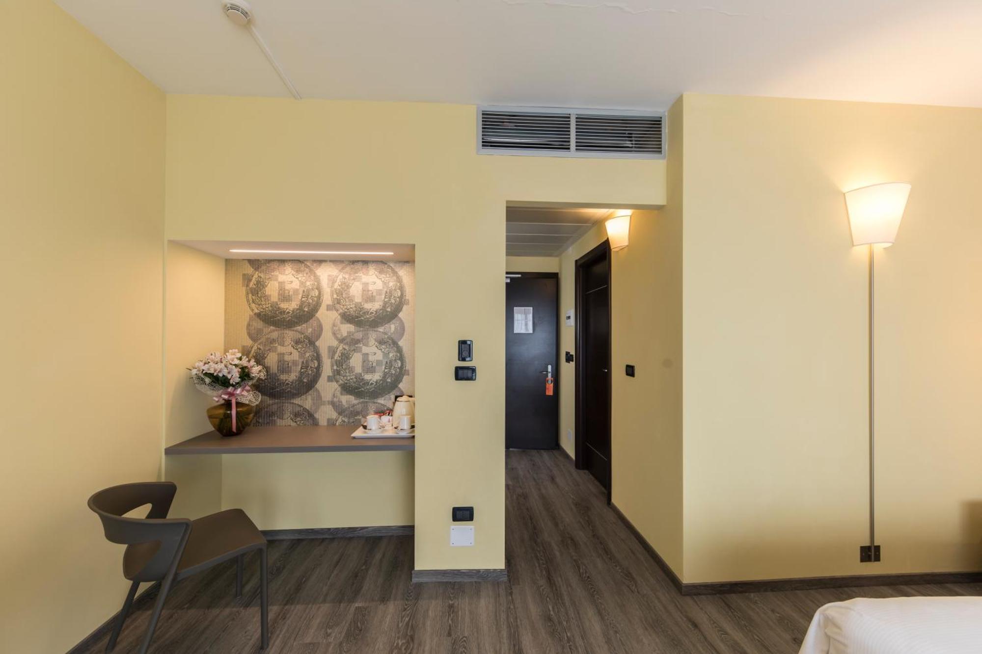 Hotel Donatello Імола Екстер'єр фото