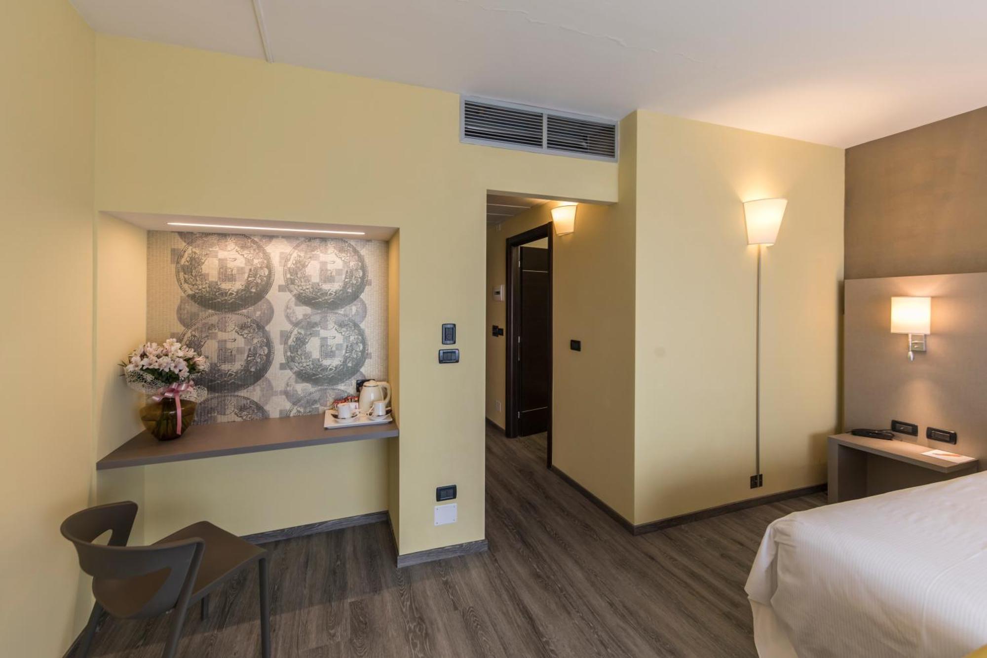 Hotel Donatello Імола Екстер'єр фото