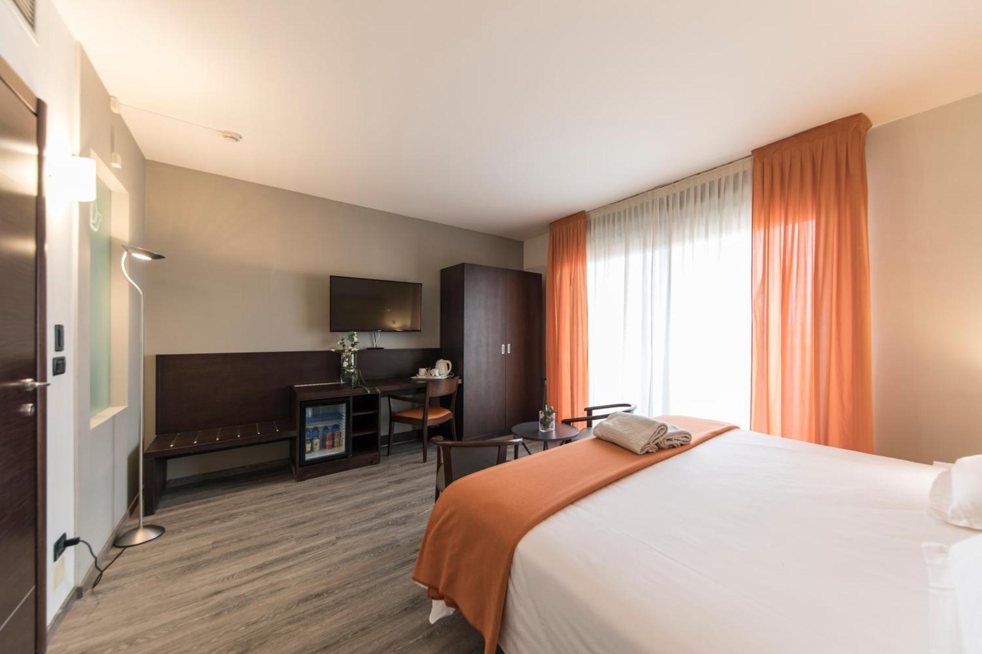Hotel Donatello Імола Екстер'єр фото