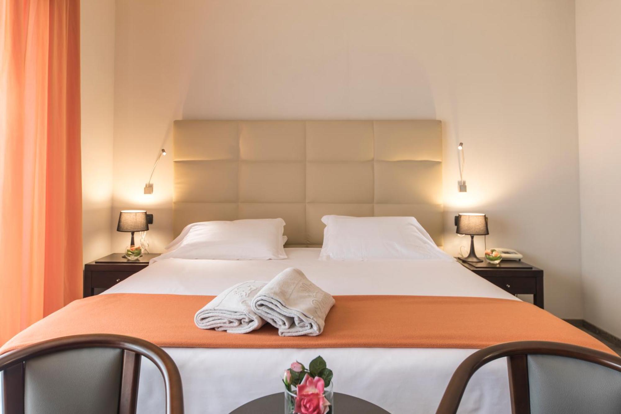 Hotel Donatello Імола Екстер'єр фото
