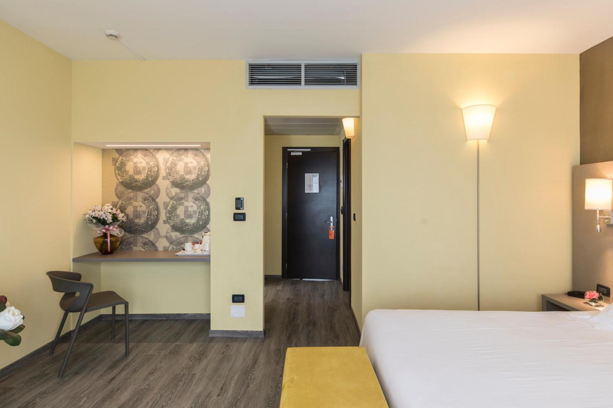 Hotel Donatello Імола Екстер'єр фото