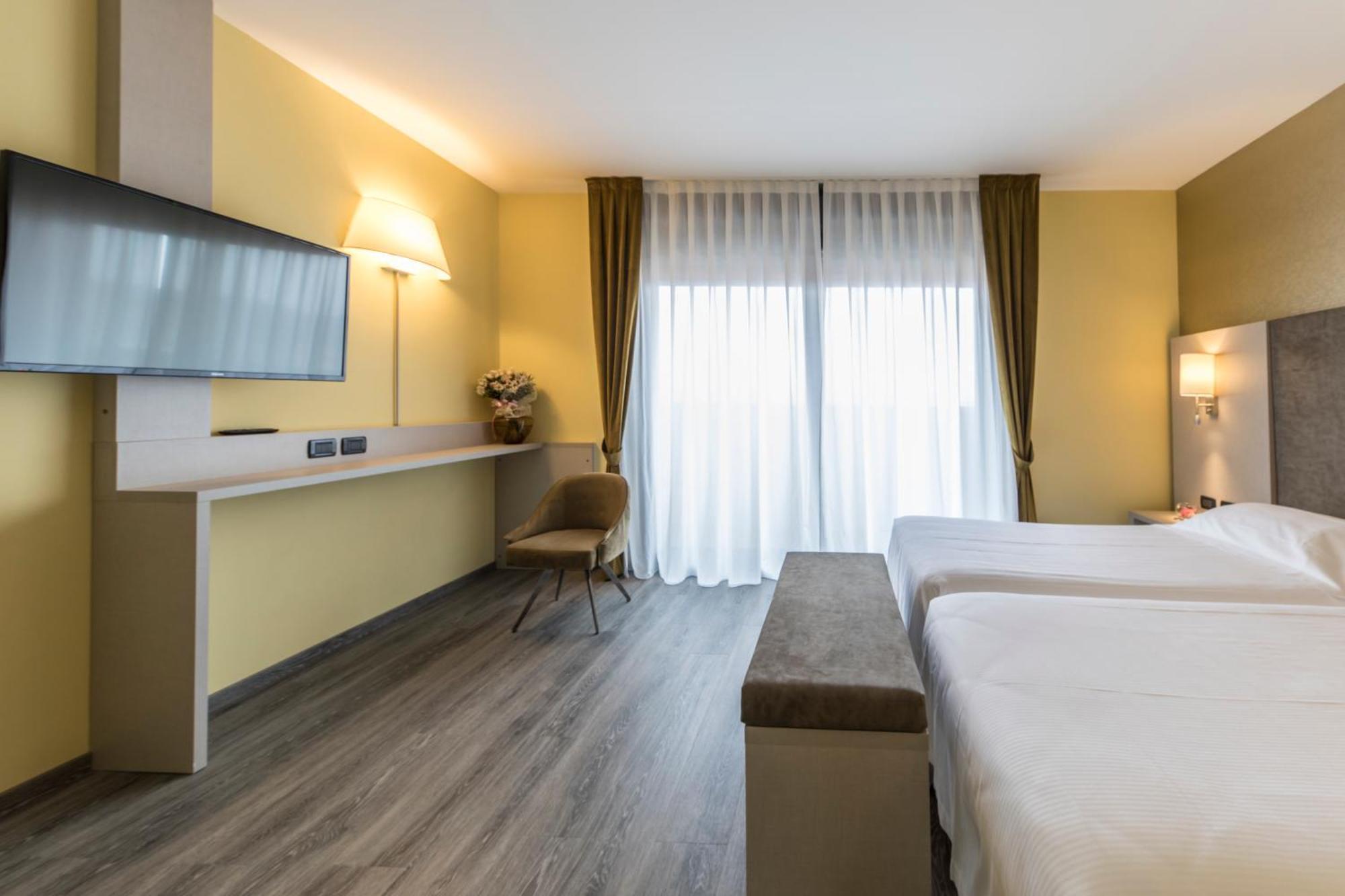 Hotel Donatello Імола Екстер'єр фото