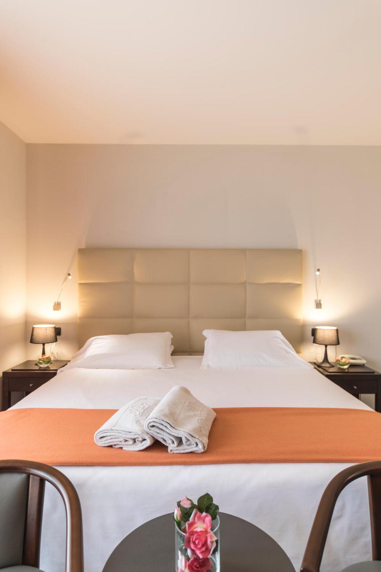 Hotel Donatello Імола Екстер'єр фото
