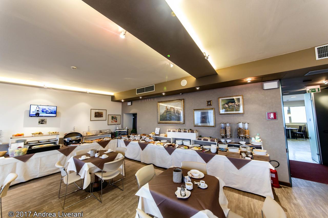 Hotel Donatello Імола Екстер'єр фото