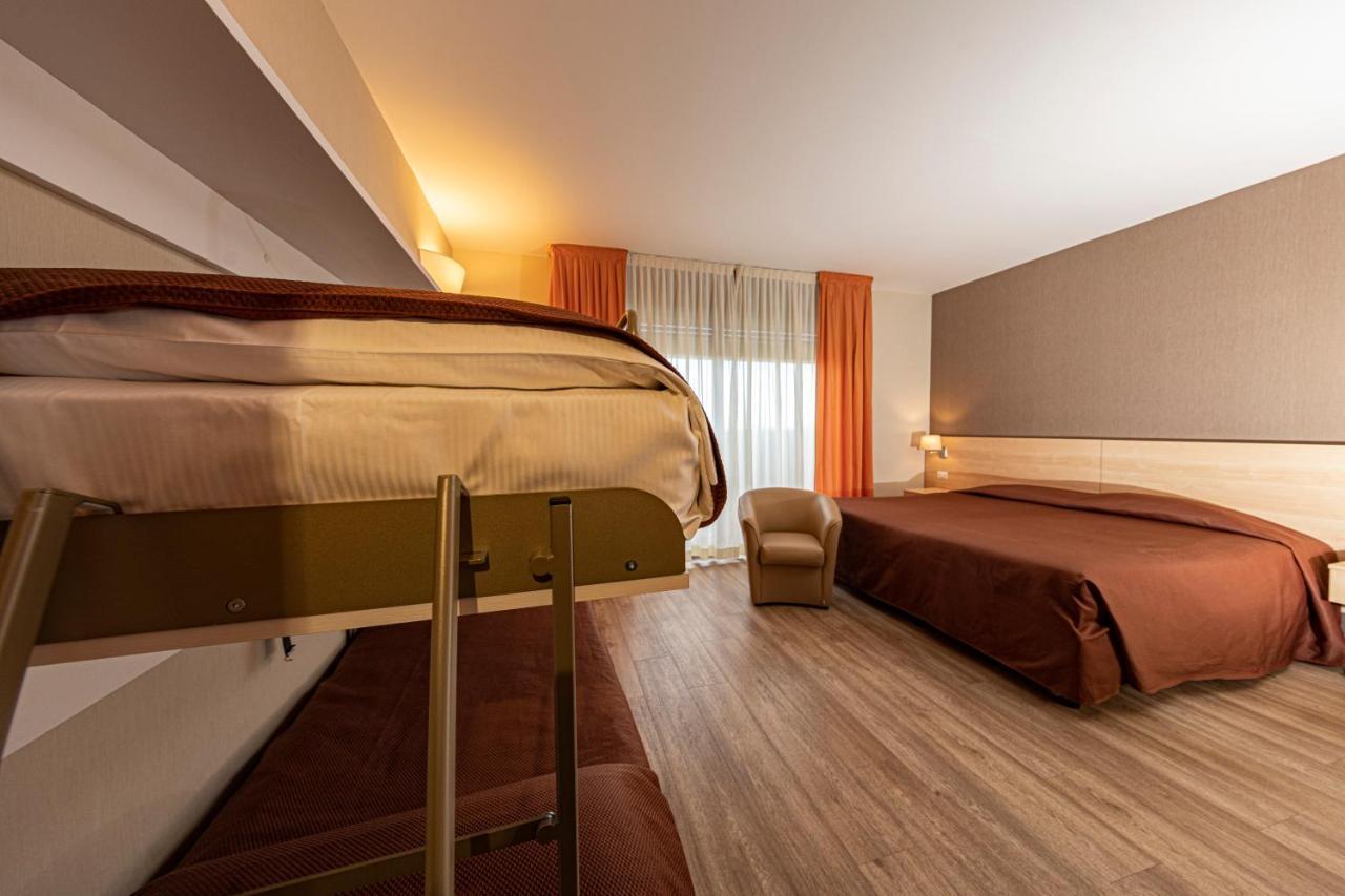 Hotel Donatello Імола Екстер'єр фото