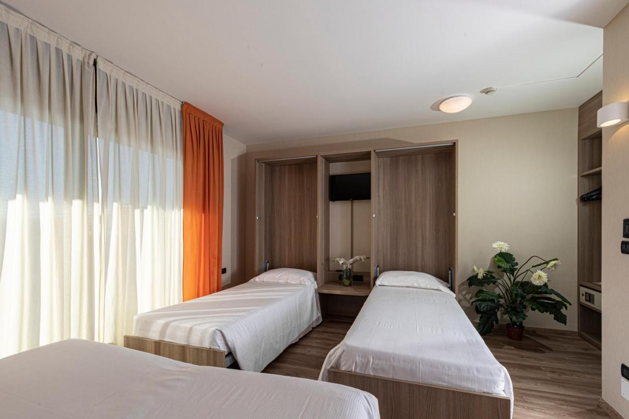 Hotel Donatello Імола Екстер'єр фото