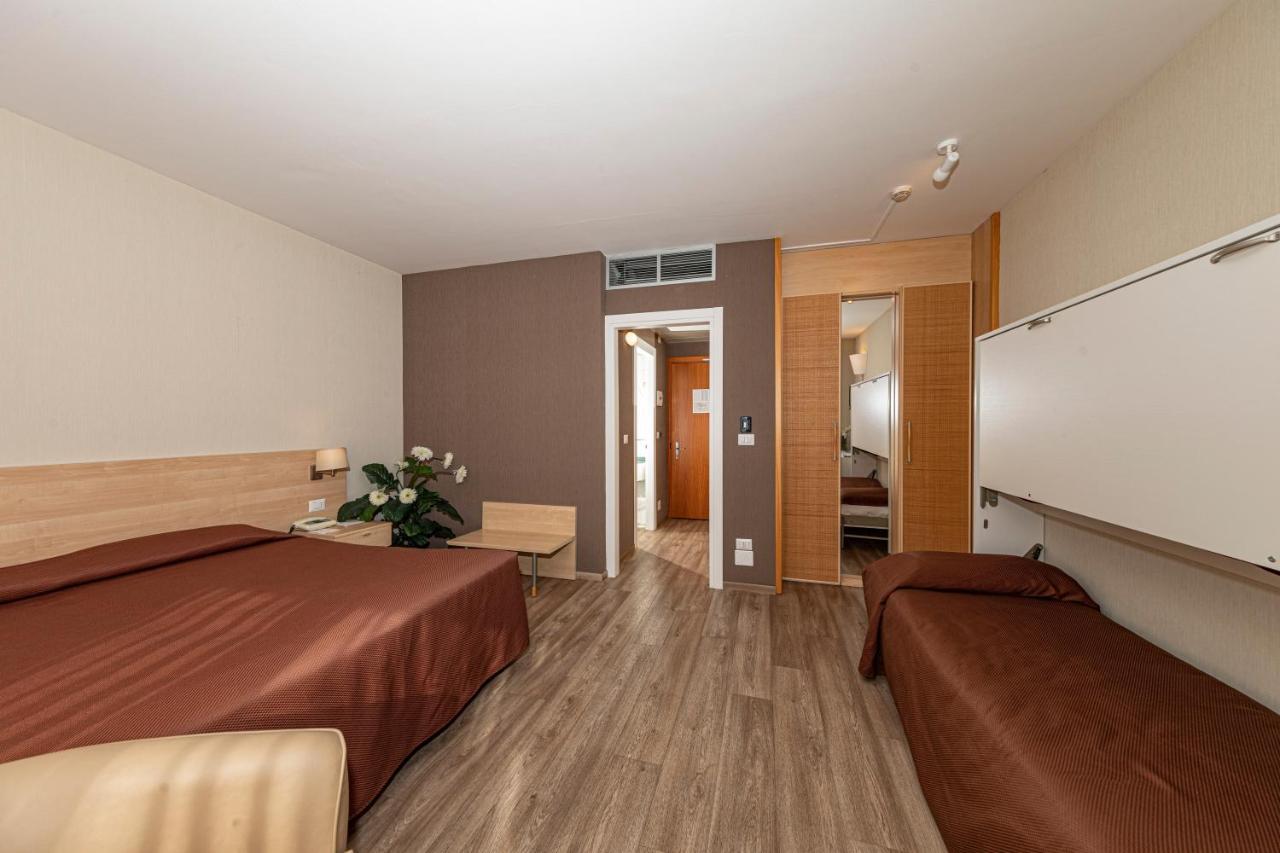 Hotel Donatello Імола Екстер'єр фото